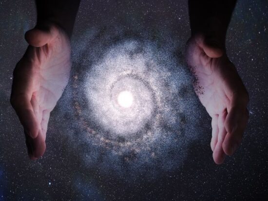 Wiara w boga stwórcę a naukowe początki wszechświata.