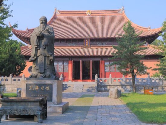 Wiara w Chinach XXI wieku. Na zdjęciu chińska świątynia buddyjska.